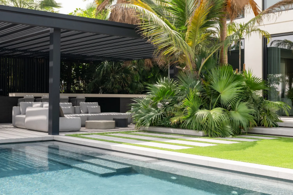 How A Swimming Pool Construction Company Determines A Pool's Lifespan