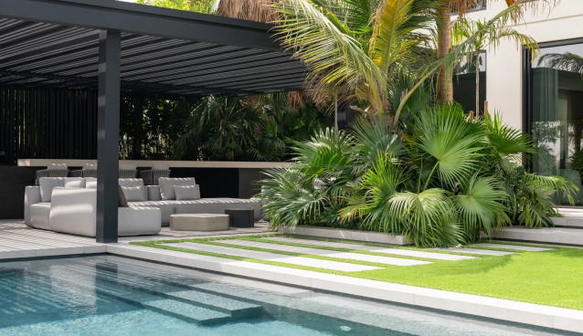 How A Swimming Pool Construction Company Determines A Pool's Lifespan
